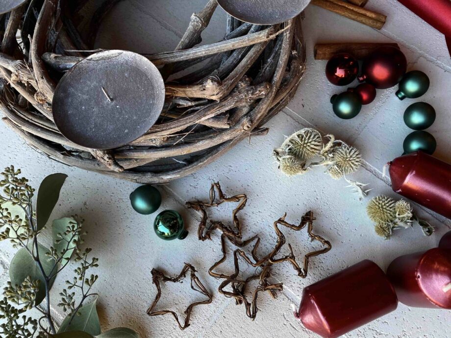 Sada na výrobu adventního věnce - rudé tóny