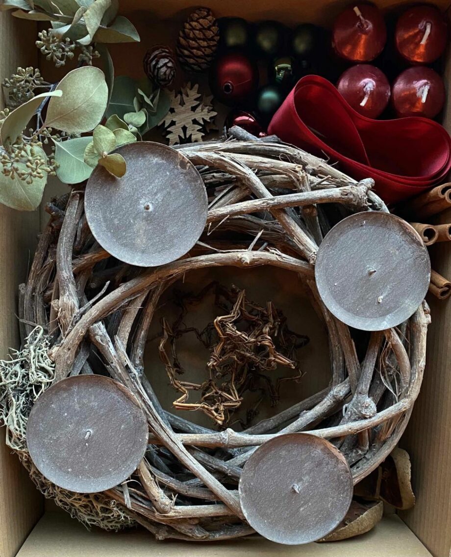 Sada na výrobu adventního věnce - rudé tóny