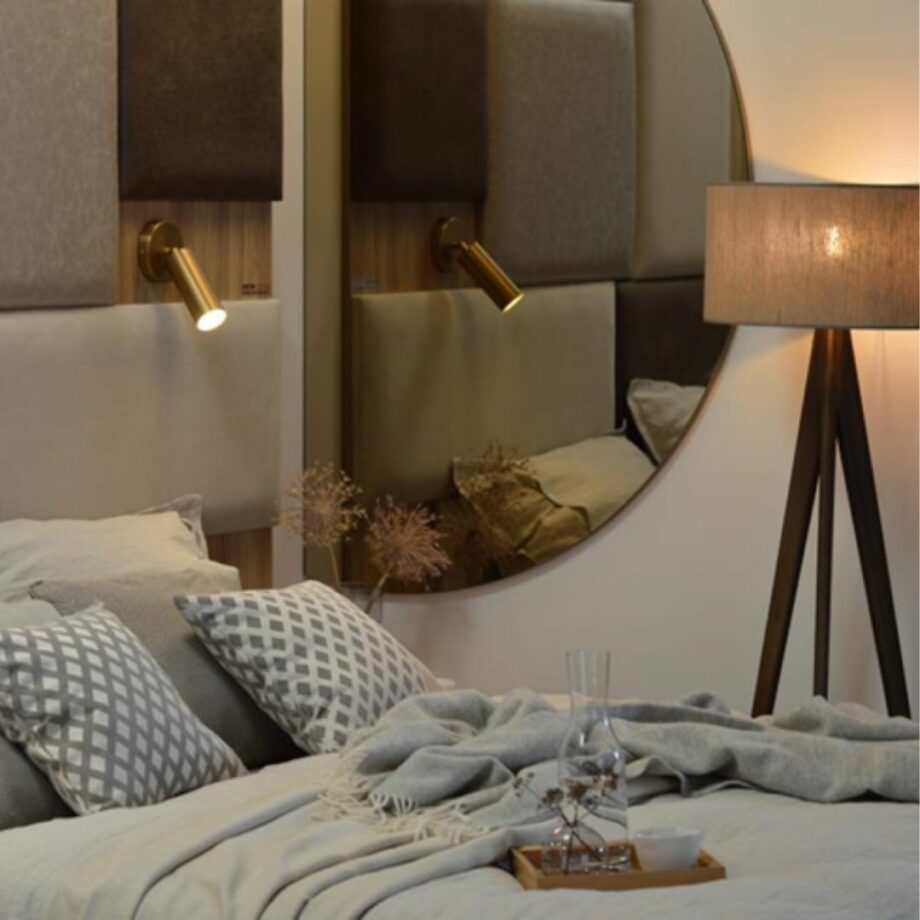 Slim bed postel Lusito s čalouněným čelem